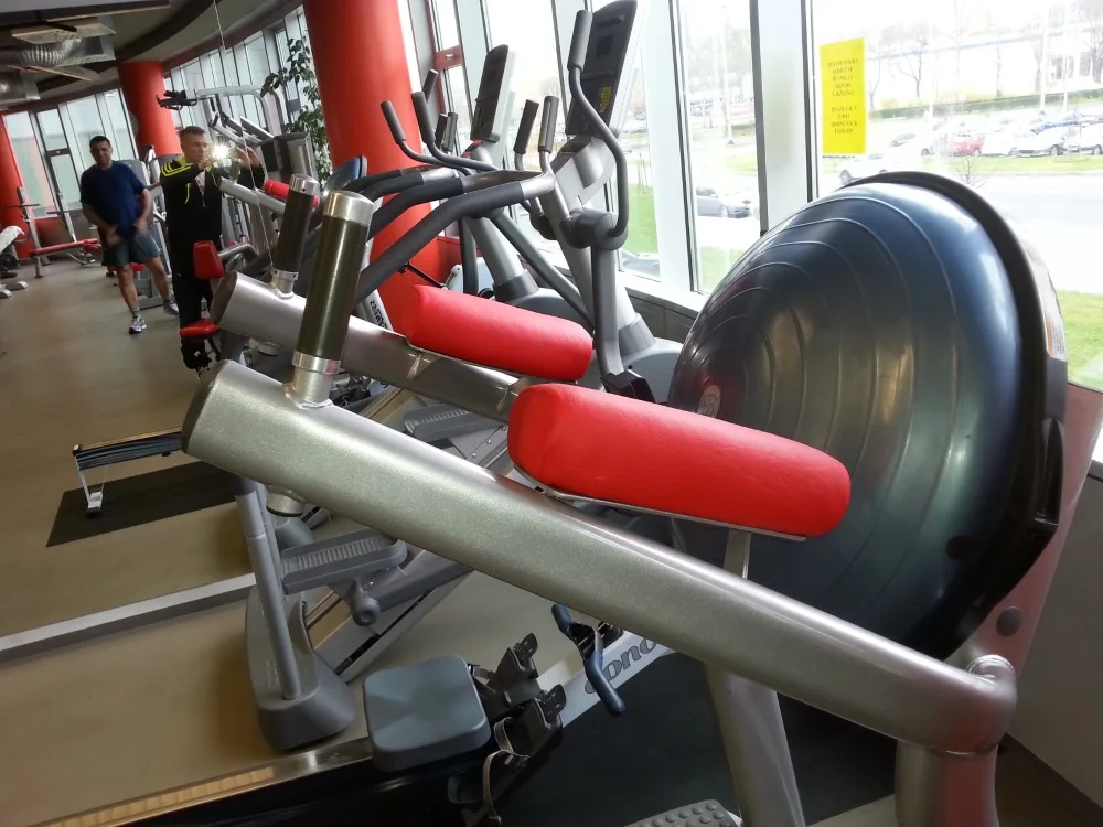 Sprave za fitnes i stolovi za masažu — rad 23, tapeciranje Romana