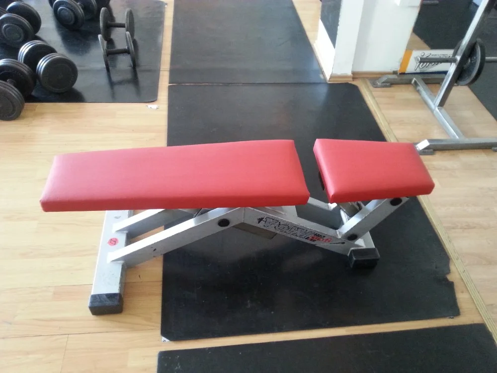 Sprave za fitnes i stolovi za masažu — rad 18, tapeciranje Romana