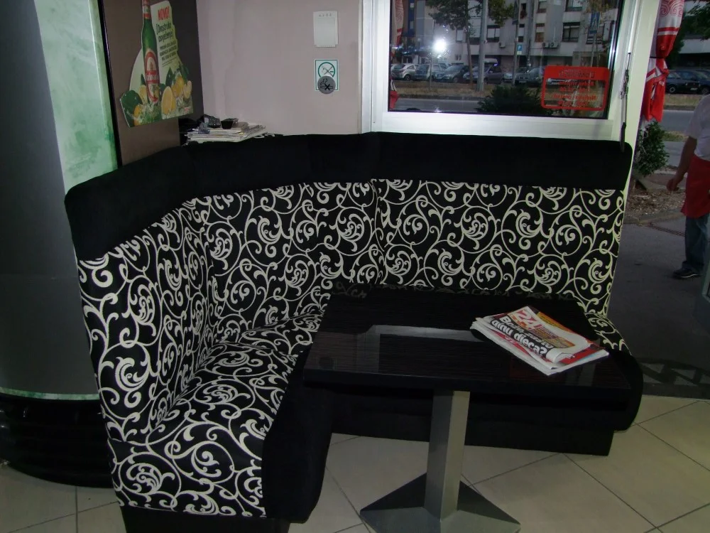 Pizzerija-Zagreb — rad 3, tapeciranje Romana