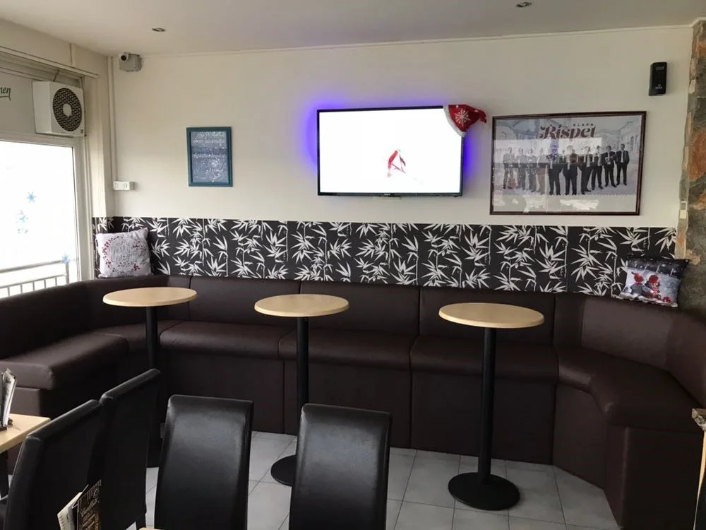 Rišpet caffe - Biograd — rad 7, tapeciranje Romana