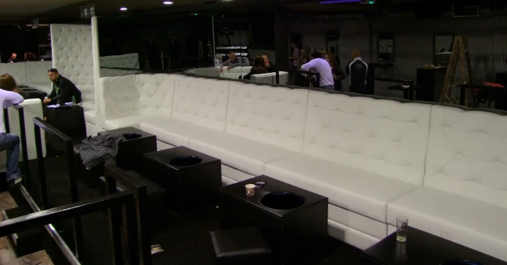 Night club W i N — rad 6, tapeciranje Romana