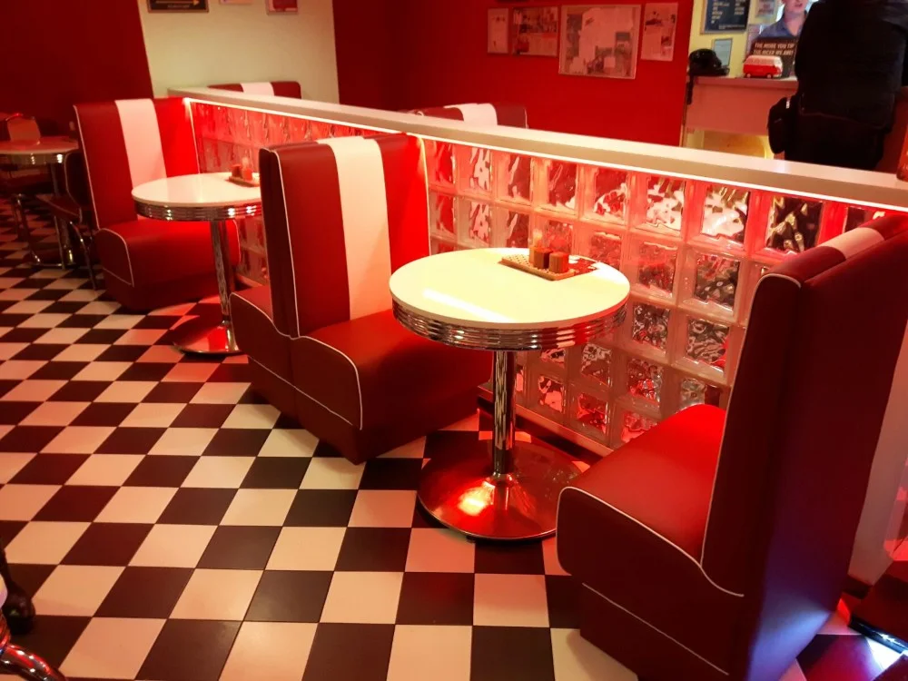 Mek-Pers-Bar-&-Grill-restoran — rad 7, tapeciranje Romana