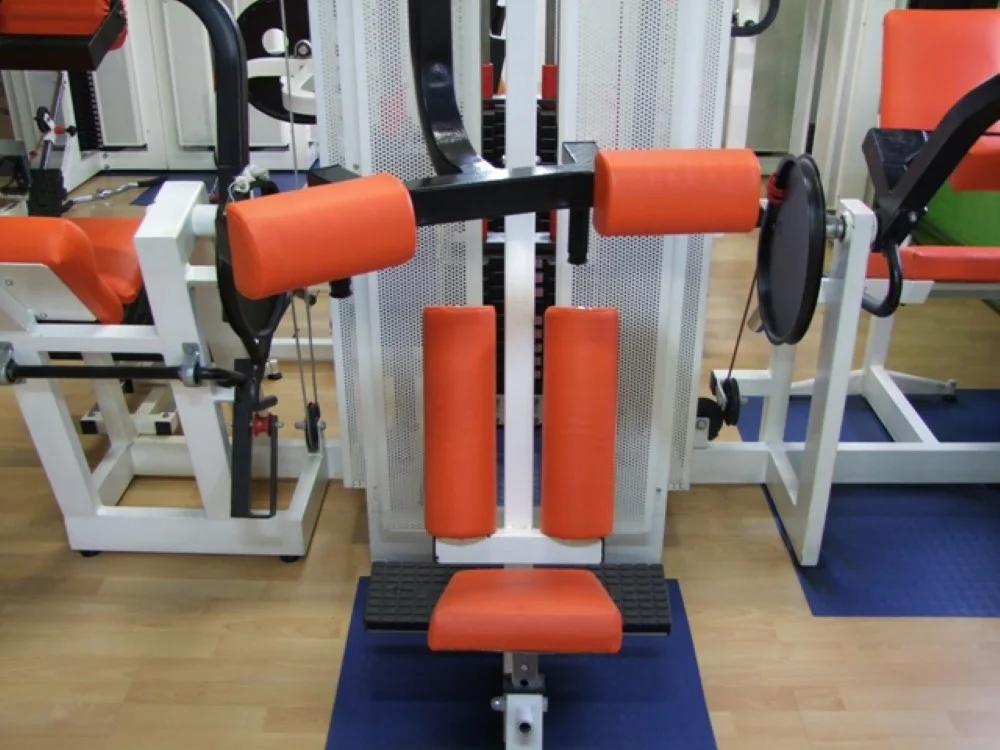 Sprave za fitnes i stolovi za masažu — rad 10, tapeciranje Romana